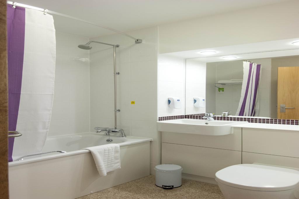 Premier Inn Kendal Central Exteriör bild