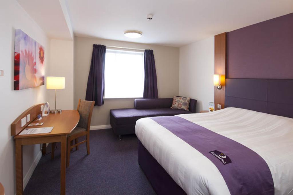 Premier Inn Kendal Central Exteriör bild