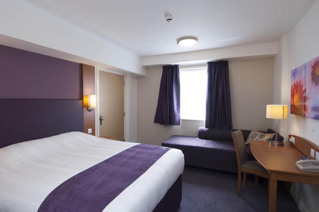 Premier Inn Kendal Central Exteriör bild