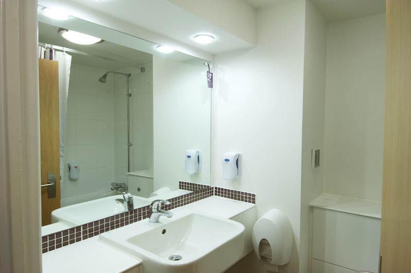 Premier Inn Kendal Central Exteriör bild