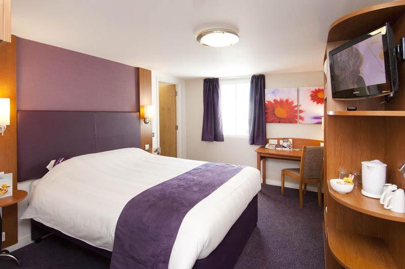 Premier Inn Kendal Central Exteriör bild